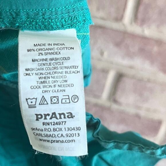 PRANA Mitzi Green Plaid Bermuda Shorts Size 12 (K439) - Picture 6 of 7